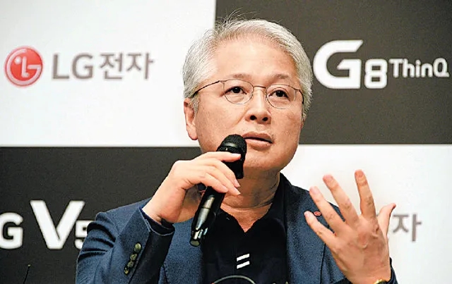 Editor's Pick | 全球又一手機(jī)玩家謝幕？LG五年虧損45億美元，卷軸屏也難救